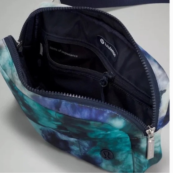 Lululemon everywhere Belt Bag NWT - Picture 5 of 5